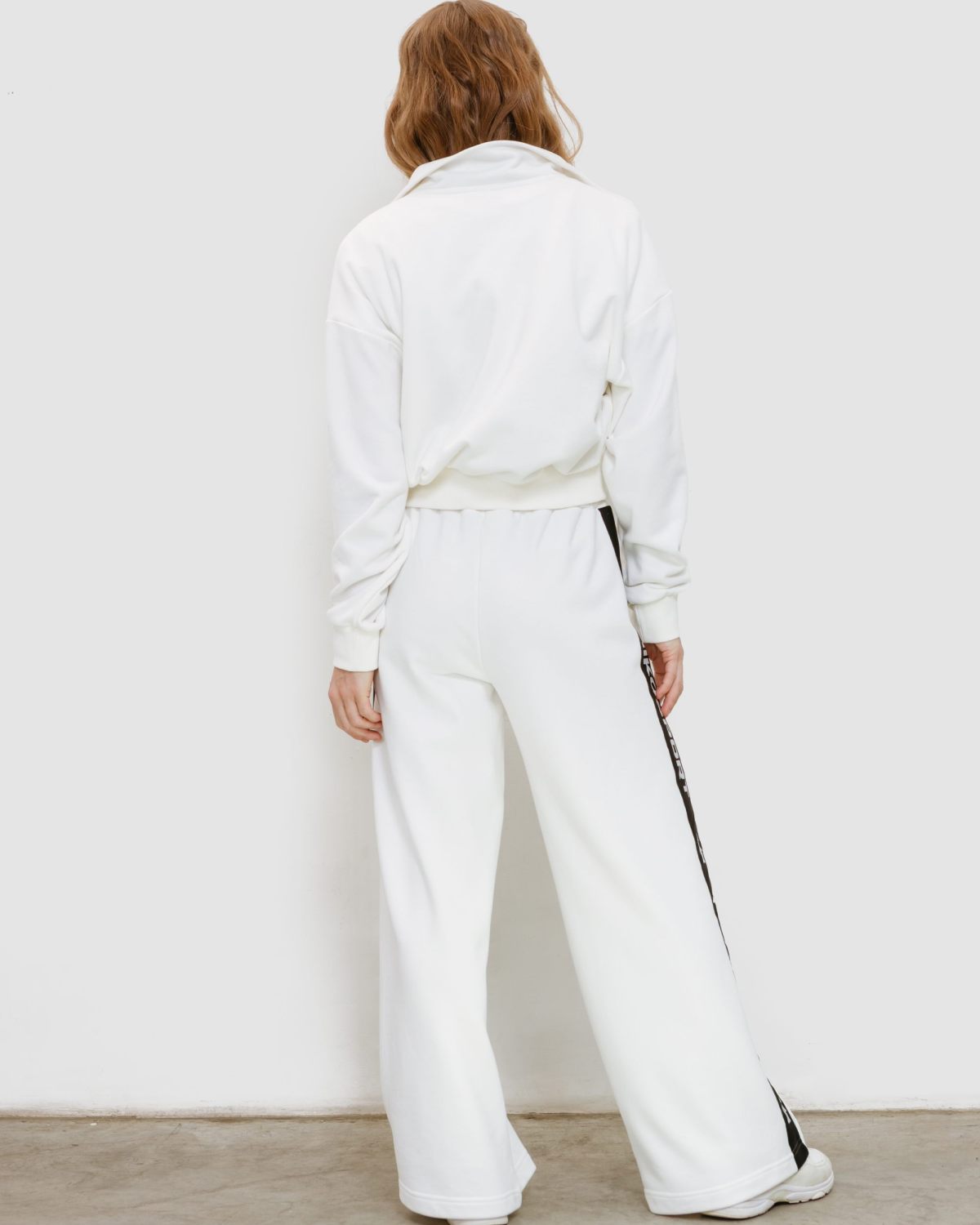 Брюки широкие со стрелками и лампасами Black & White Nikasport, W4BW811-WHT, цвет белый