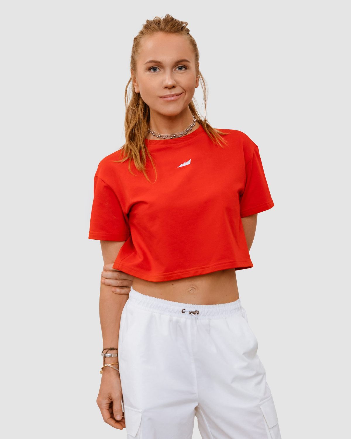 Укороченная футболка Black & White Nikasport, BW15-W11-RED, цвет красный